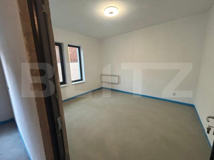 Casă individuală cu 6 camere cu Canalizare în Micro 6