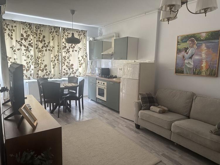 Apartament cu 2 camere decomandat în Central