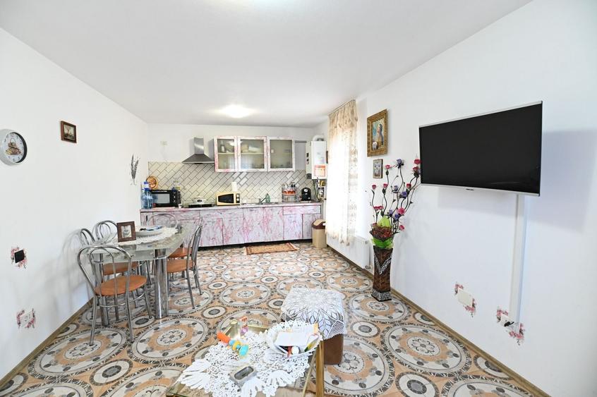 Doua case de vanzare in Carcea | 1.066 mp teren | 0% Comision - 13