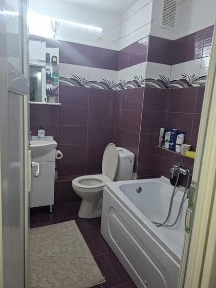 Apartament cu 4 camere decomandat în P-ța Gorjului