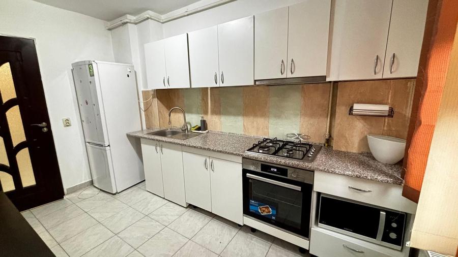 Apartament cu 2 camere decomandat, mobilat în Ultracentral