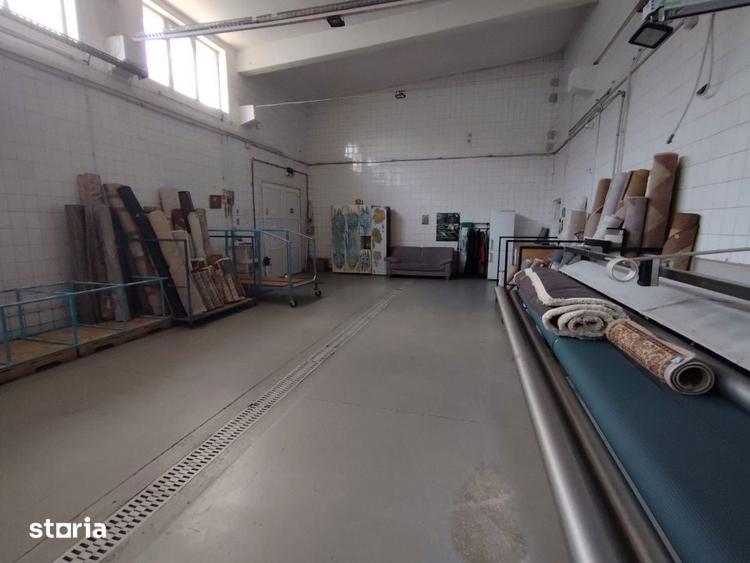 Spațiu comercial, de 300 mp, în Rovine