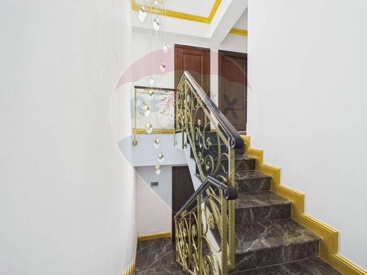 Casă individuală cu 5 camere cu Teren 400 Mp în Balotești