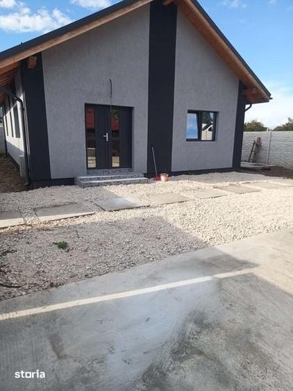 Casă cu 4 camere cu Teren 90 Mp în Noua