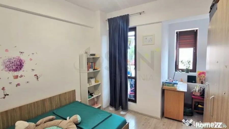 Apartament cu 3 camere decomandat în Jiului