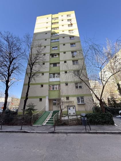 Apartament cu 4 camere decomandat în Pantelimon