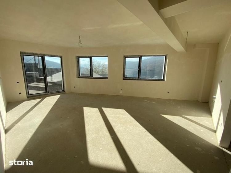 Casă cu 5 camere cu Teren 500 Mp în Central
