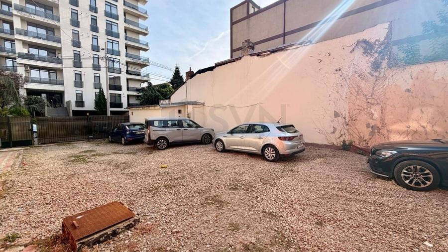 Casă individuală cu 7 camere cu Canalizare în Floreasca