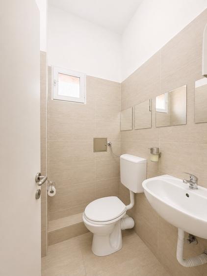 Casă individuală cu 9 camere cu Canalizare în Dorobanți