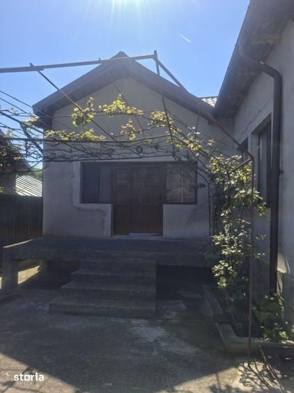Casă cu 4 camere cu Teren 1000 Mp în Surani