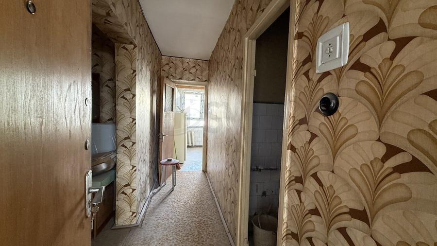 Apartament cu 2 camere decomandat în Tei