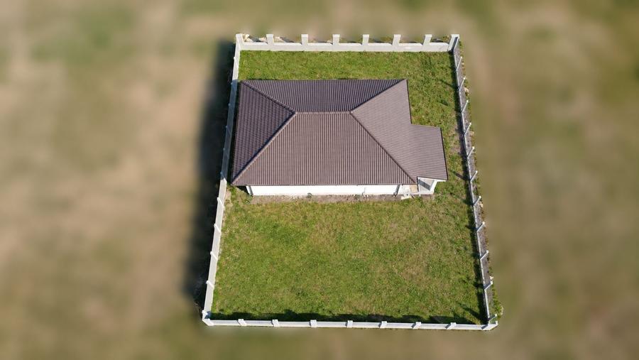 Casă individuală cu 4 camere cu Canalizare în Moșnița Nouă