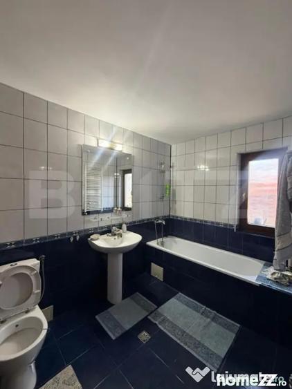 Casă cu 6 camere cu Teren 300 Mp în Central