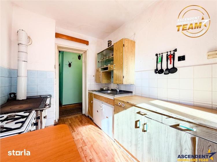 Apartament cu 3 camere decomandat în Malnaș
