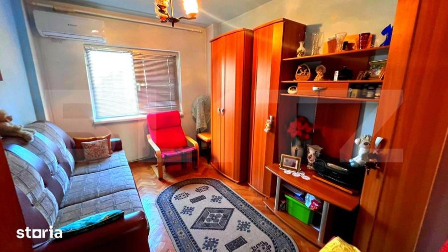 Apartament cu 4 camere decomandat în Central