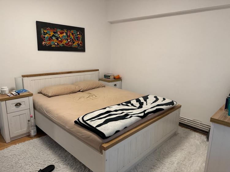 Apartament cu 3 camere decomandat, mobilat în Aradului