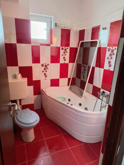 Apartament cu 3 camere decomandat în Năvodari