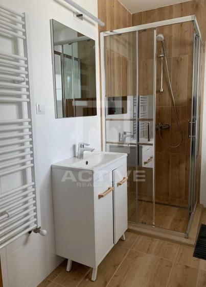 Duplex cu 4 camere cu Canalizare în Europa
