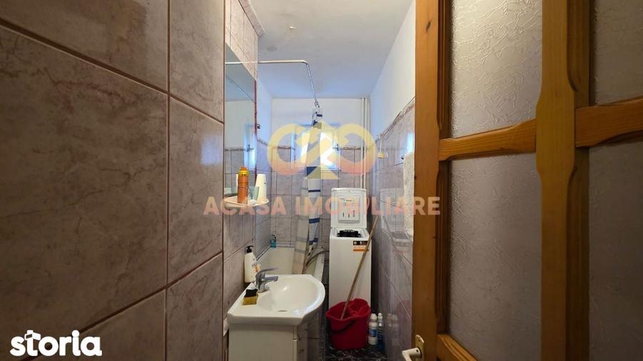 Apartament cu 3 camere semidecomandat în Alexandru cel Bun