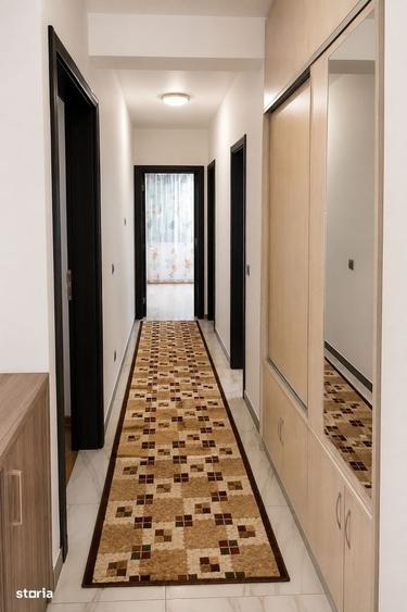 Apartament cu 3 camere decomandat în Tractorul