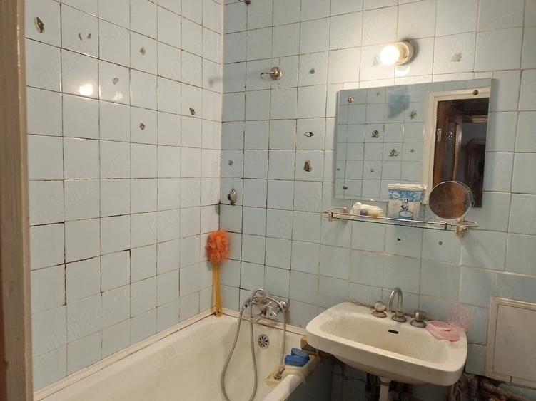 Apartament cu 3 camere decomandat în Rahova