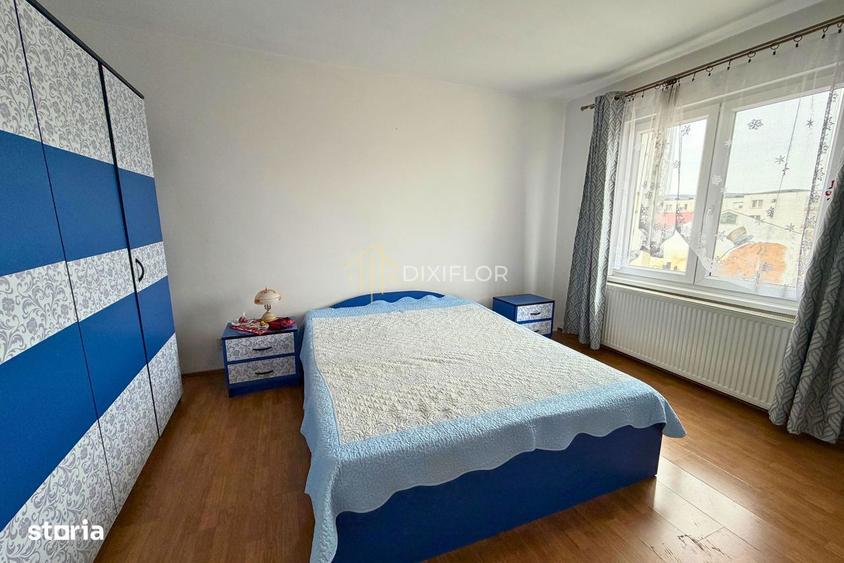 Apartament cu 3 camere semidecomandat în Unirii