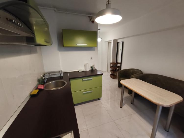 Garsonieră decomandată, mobilată în Inel II
