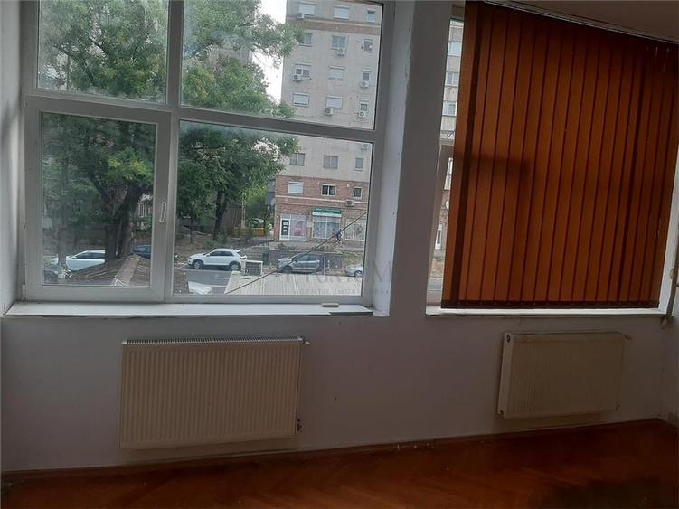 Spațiu comercial, de 18.5 mp, în Circumvalațiunii