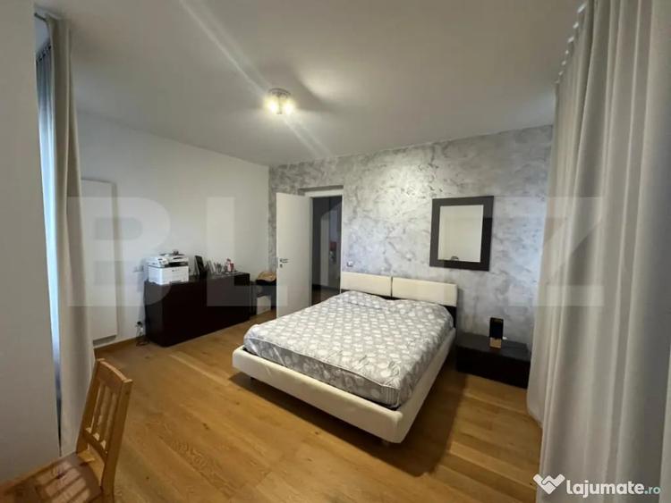 Casă cu 7 camere cu Teren 163 Mp în Lucian Blaga