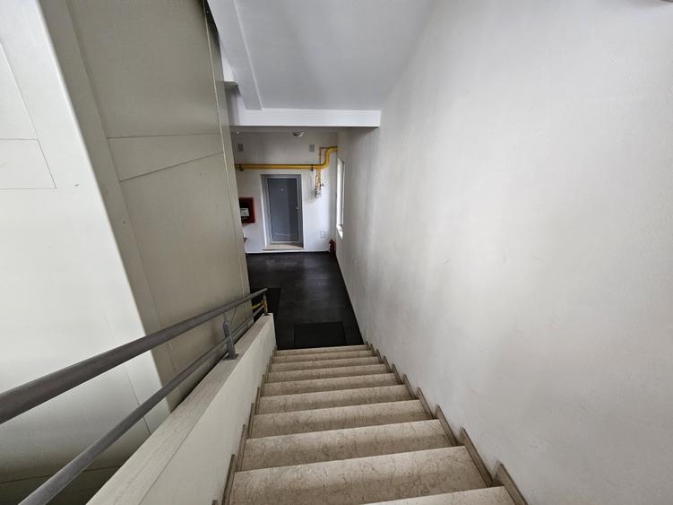 Penthouse cu 4 camere decomandat, mobilat în Complex Studențesc