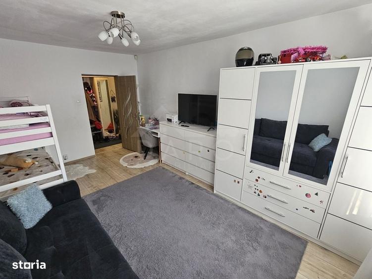 Apartament cu 2 camere decomandat în Pandurilor