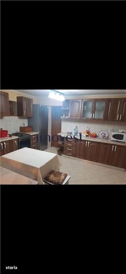 Casă cu 4 camere în Păulești