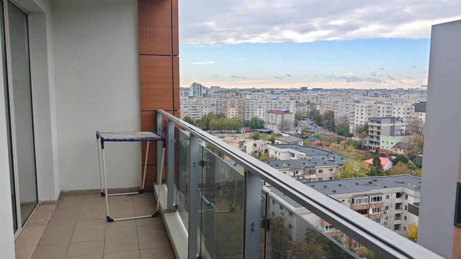 Apartament cu 3 camere semidecomandat, mobilat în Dristor