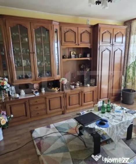 Apartament cu 4 camere decomandat în B-dul București