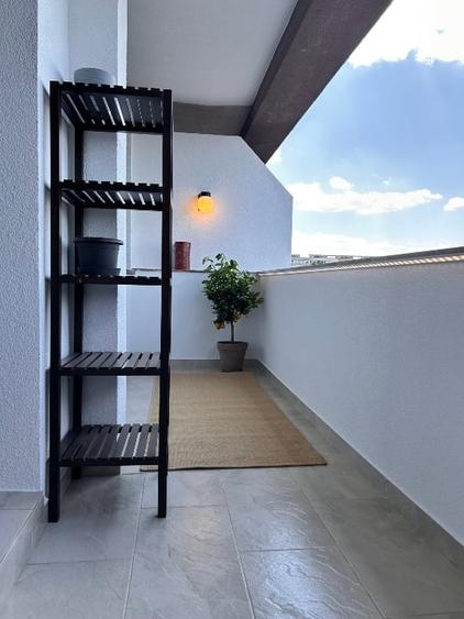Apartament cu 3 camere semidecomandat în Eroii Revoluției