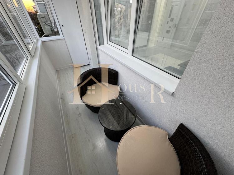 Apartament cu 3 camere semidecomandat, mobilat în Dâmbovița