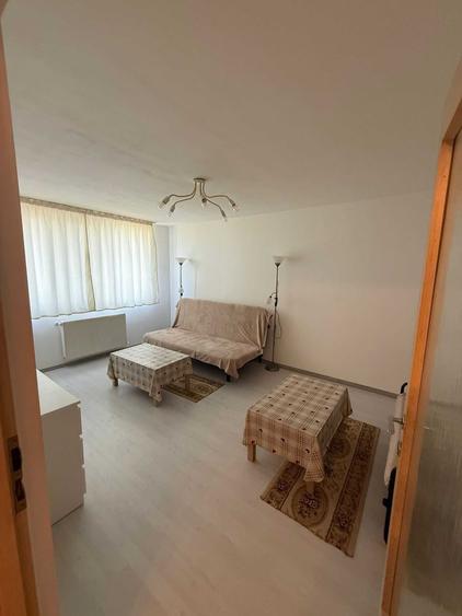 Apartament cu 4 camere decomandat în Rahova