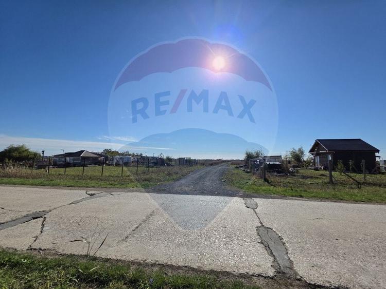 Teren Construcții intravilan de 548 mp, în Corbu