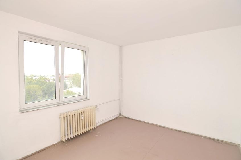 Apartament cu 3 camere decomandat în Theodor Pallady