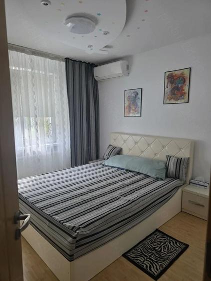 Apartament cu 3 camere semidecomandat în Fizicienilor