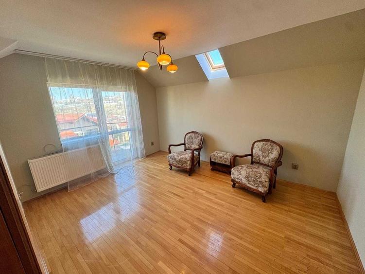 Casă cu 4 camere cu Teren 470 Mp în Câmpului