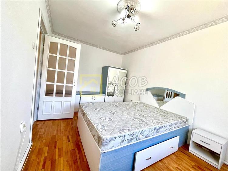 Apartament cu 2 camere semidecomandat, mobilat în Cornișa