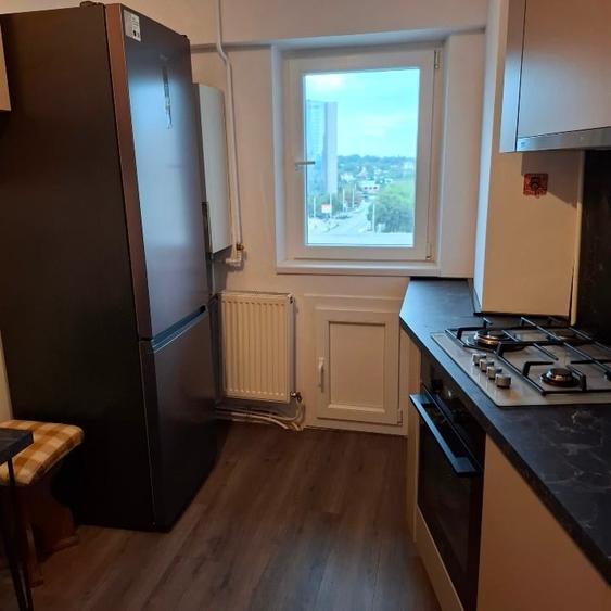 Apartament cu 3 camere decomandat, mobilat în Central