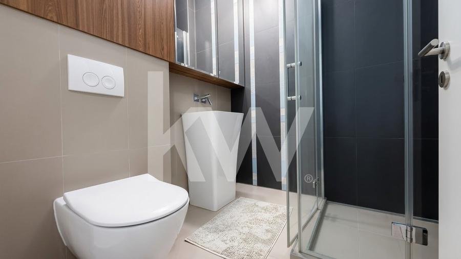 Apartament cu 4 camere decomandat, mobilat în Tractorul