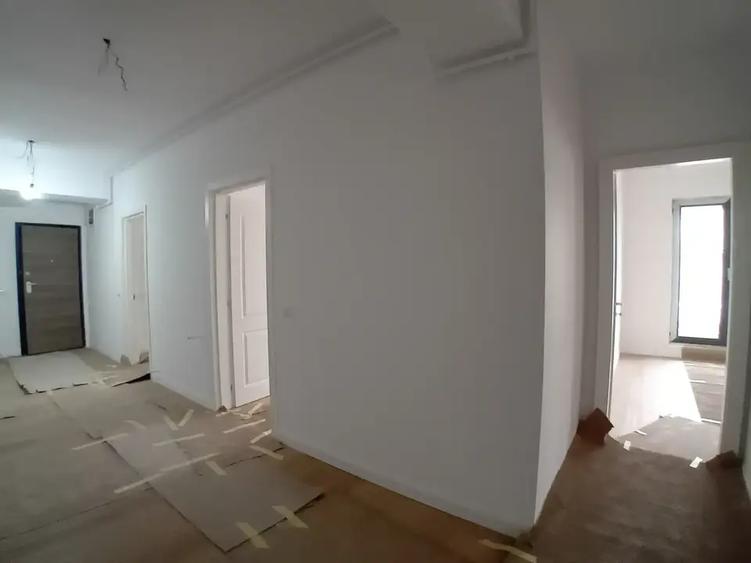 Apartament cu 4 camere decomandat în Herăstrău