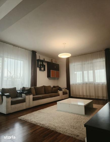 Casă cu 5 camere cu Teren 990 Mp în Ghercești