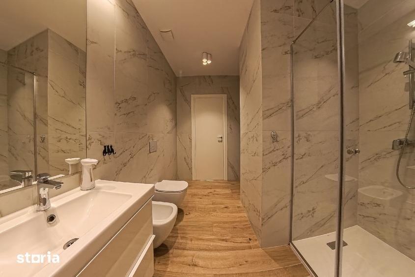 Apartament cu 5 camere decomandat, mobilat în Dacia