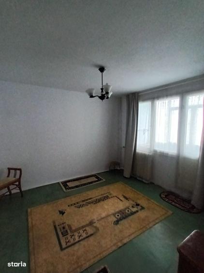Apartament cu 3 camere decomandat, mobilat în Giurgiului