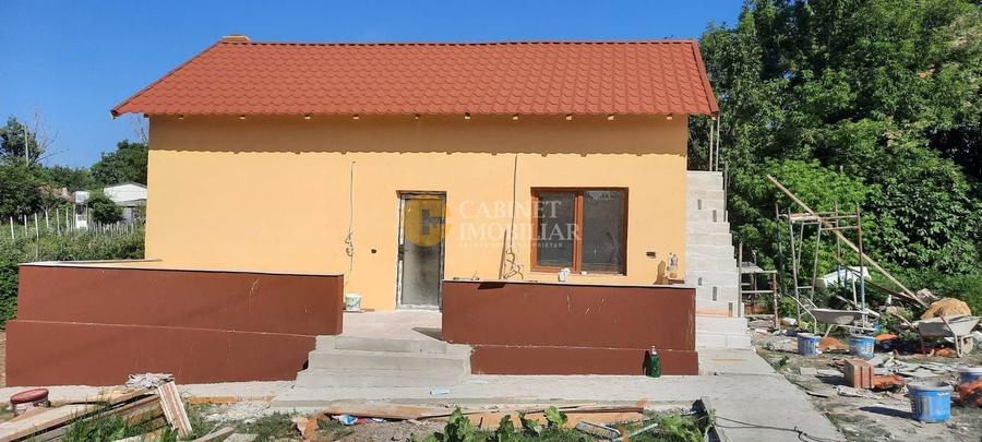 Casă individuală cu 2 camere cu Canalizare în Voinești