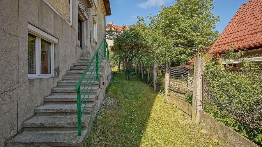 Apartament cu 6 camere decomandat în Centrul Istoric